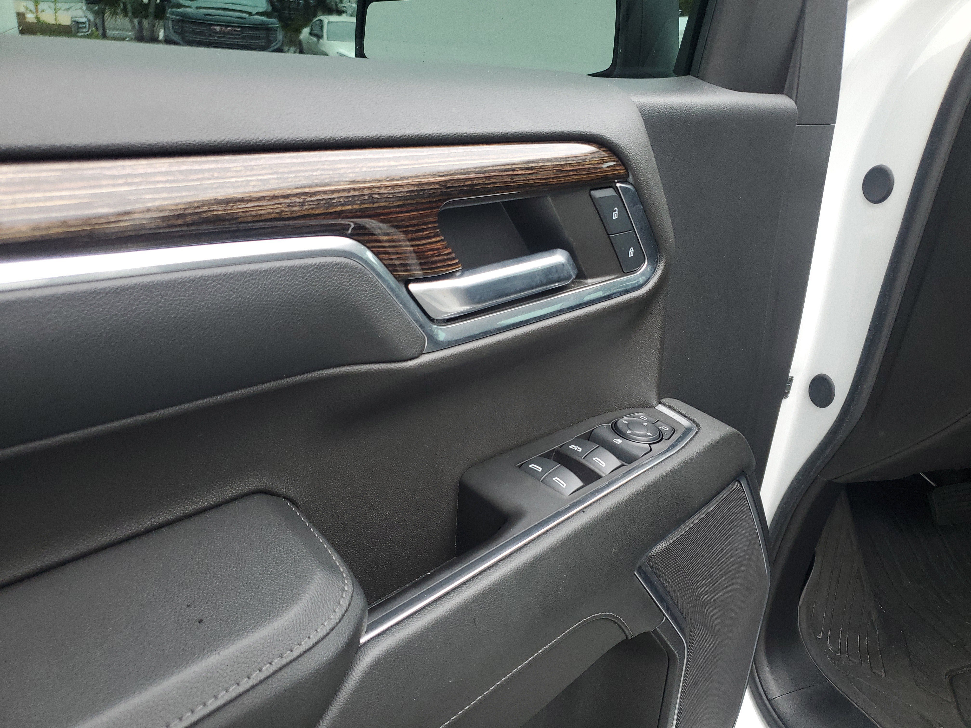 Used 2024 GMC Sierra 1500 Elevation w/ LPO, Elevation Black Package image 18