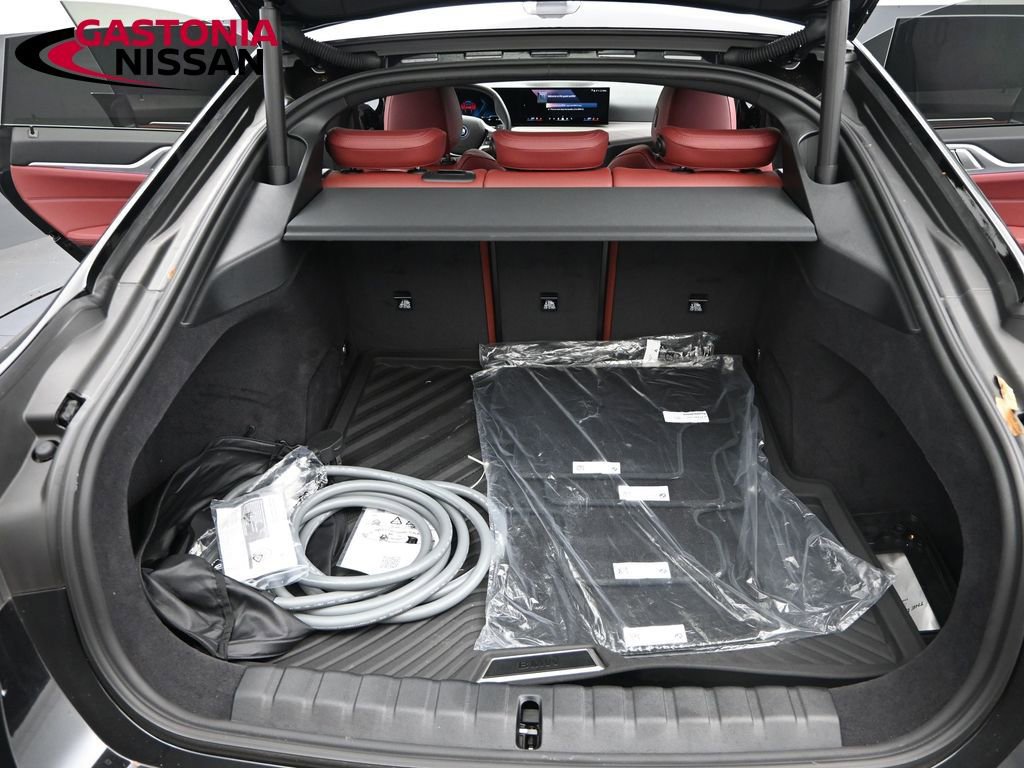 Used 2025 BMW i4 eDrive40 image 21