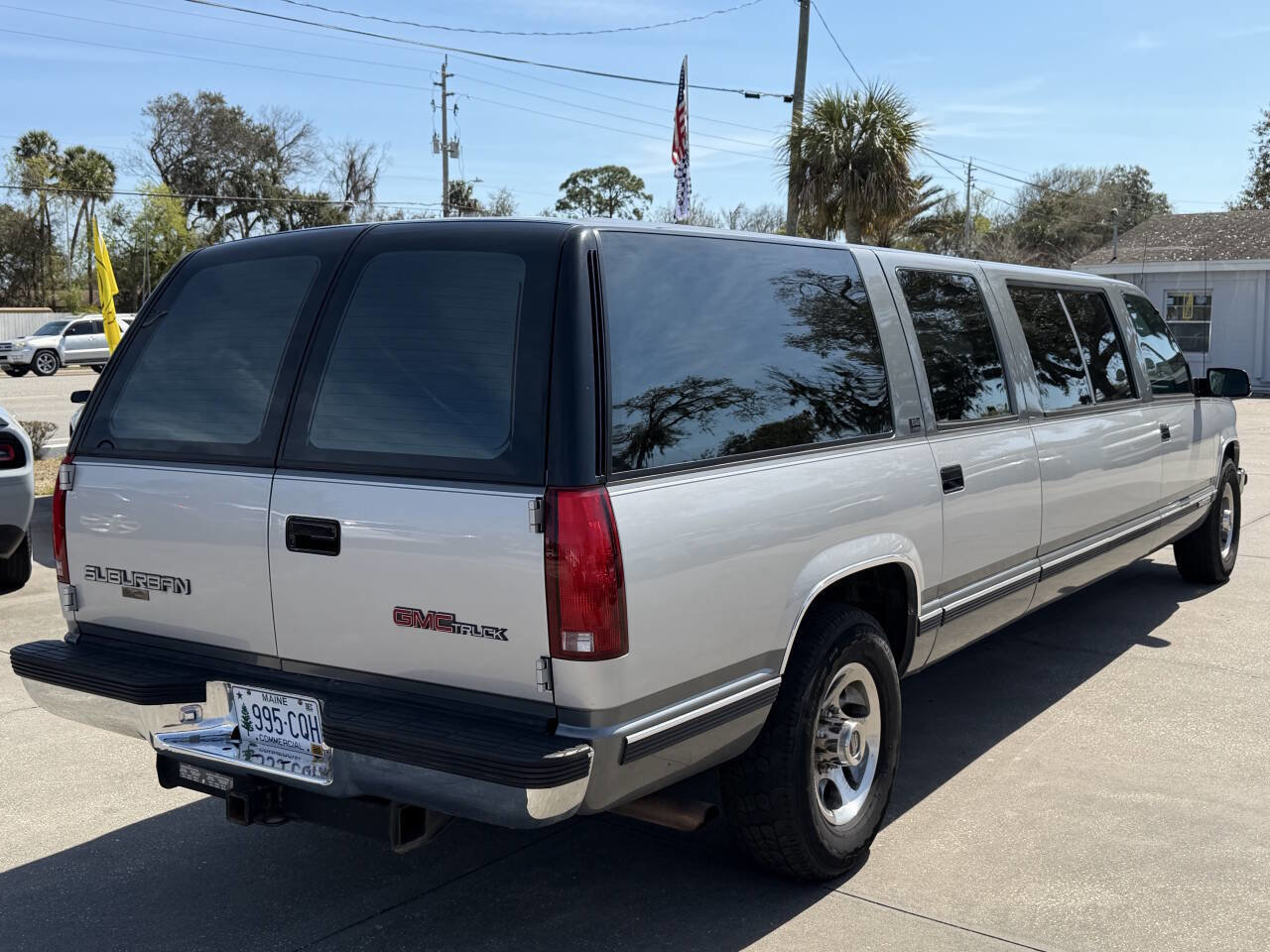 Used 1993 GMC Suburban 2500 image 9