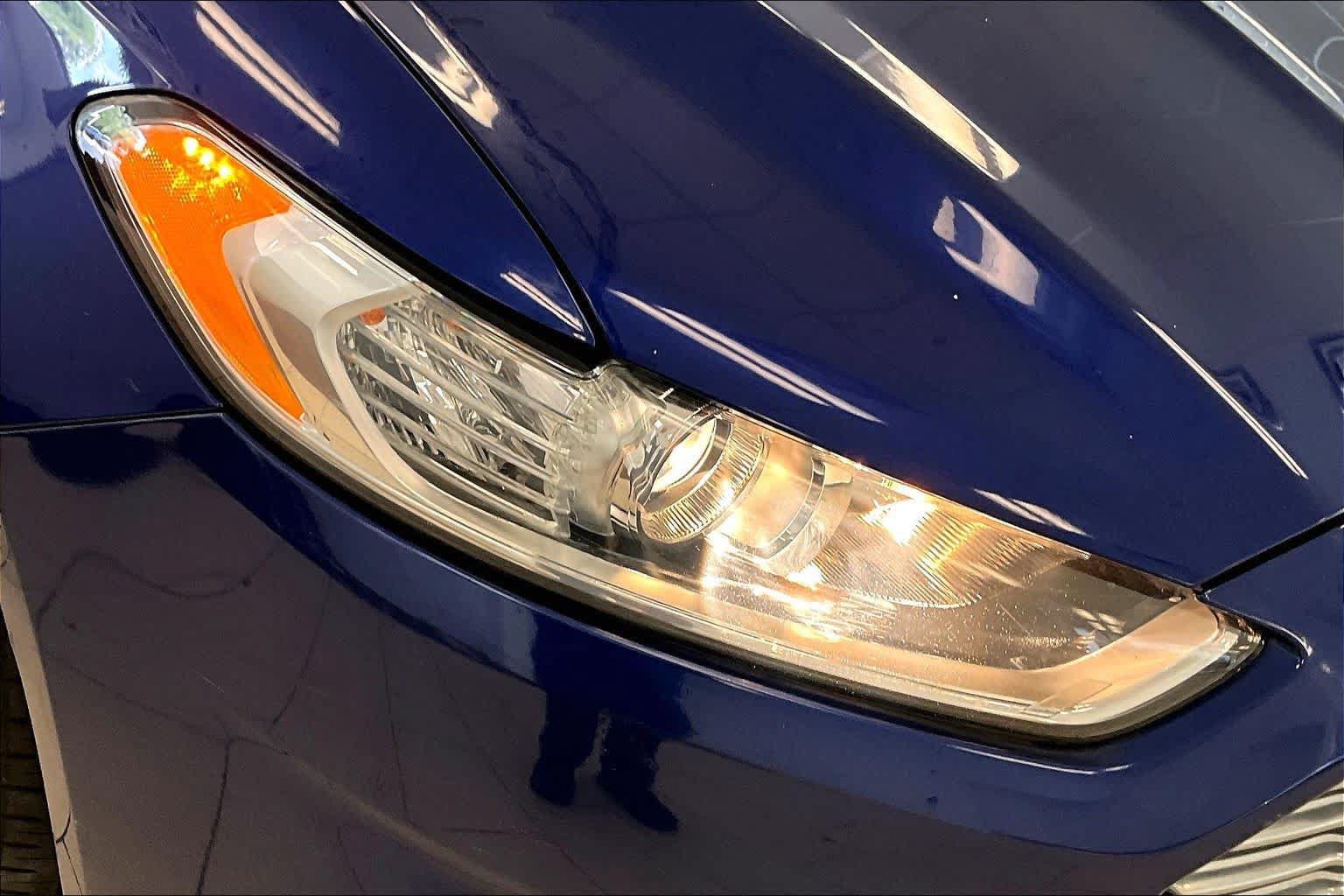 Used 2014 Ford Fusion SE w/ Equipment Group 202A FWD image 25