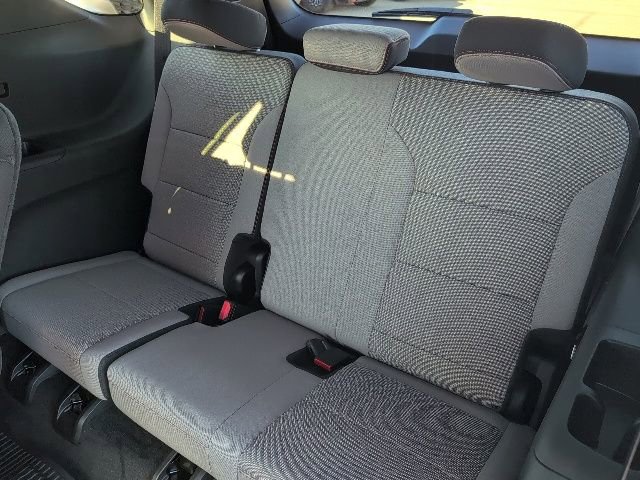 Used 2025 Chevrolet Traverse LT w/ Driver Confidence Package image 14