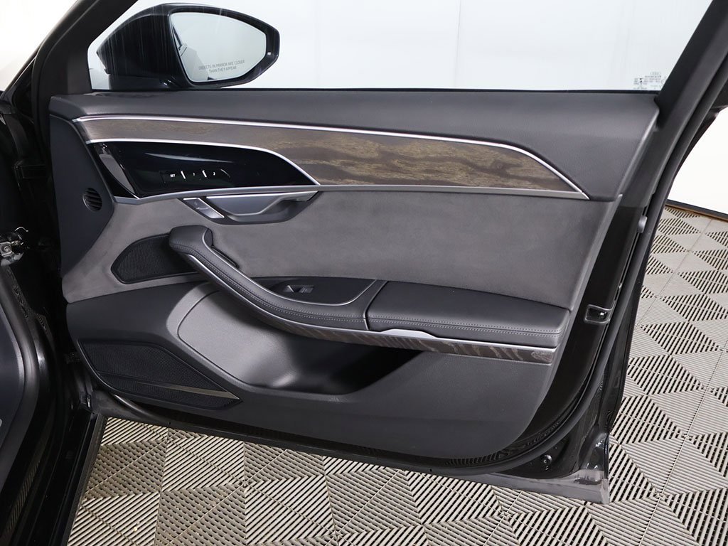 Used 2022 Audi A8 L 3.0T w/ Executive Package image 27