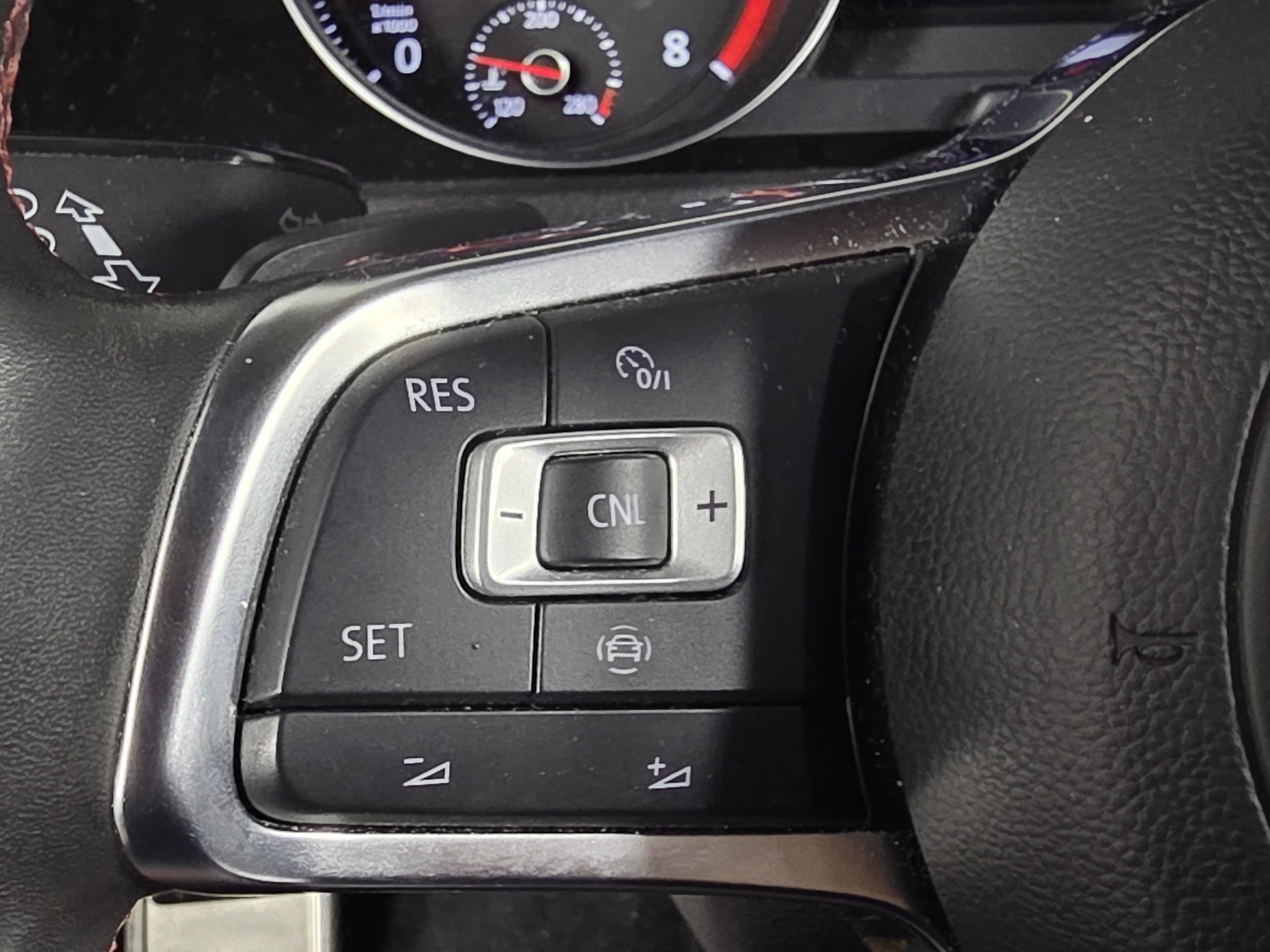 Used 2020 Volkswagen Golf S image 15