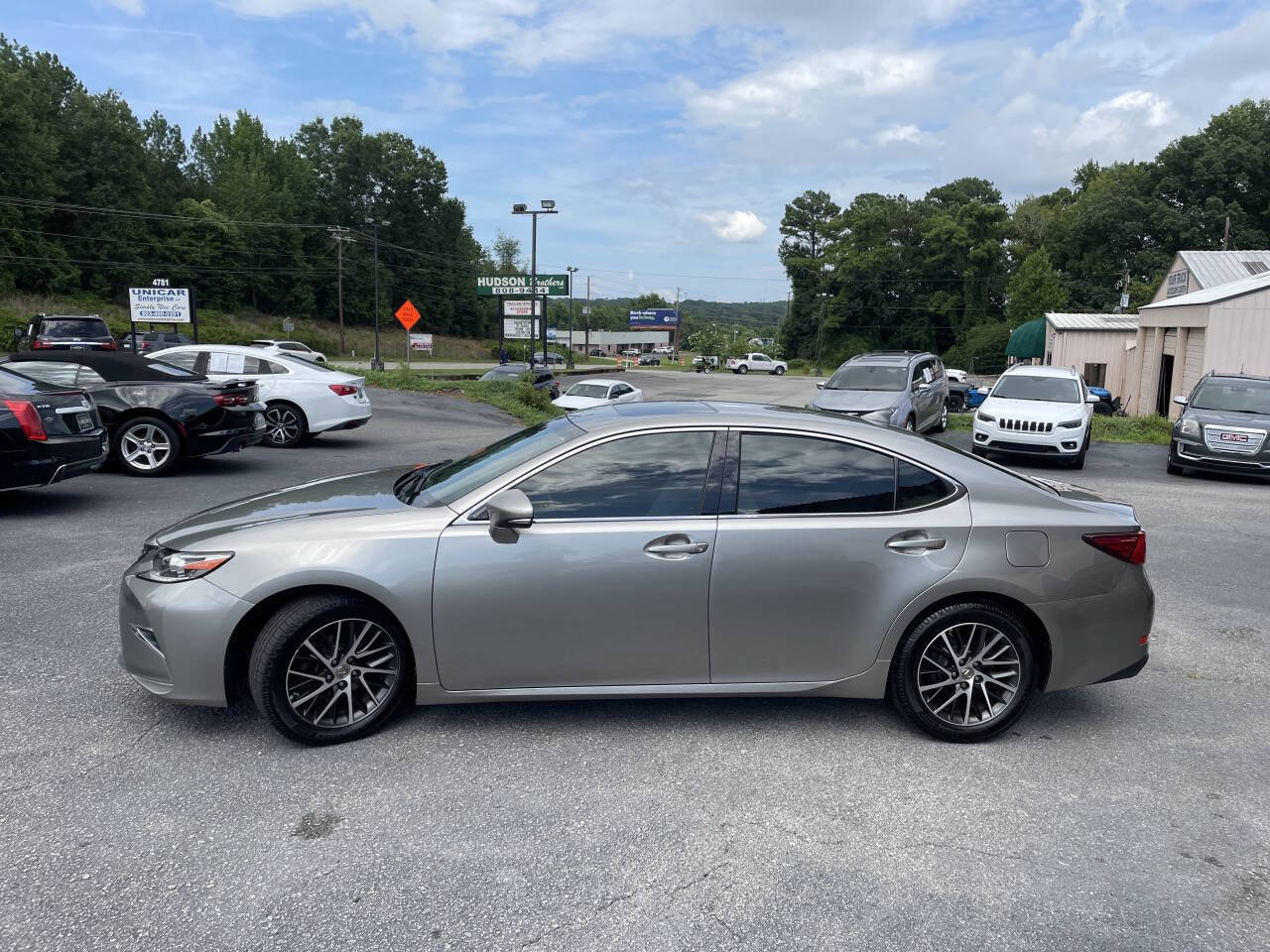 Used 2017 Lexus ES 350 w/ Luxury Package FWD image 3