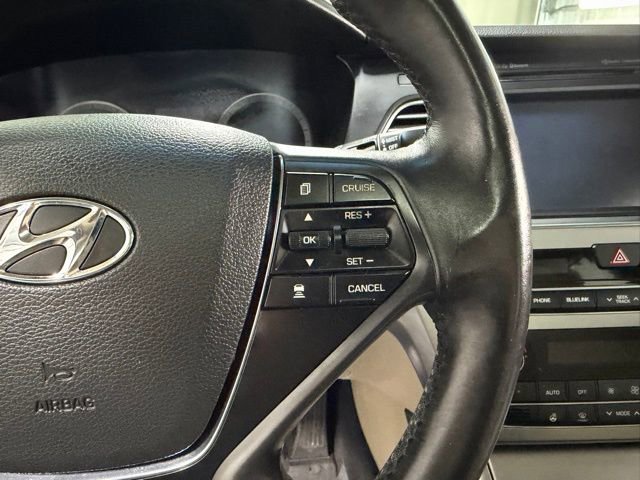 Used 2015 Hyundai Sonata Limited w/ Option Group 06 FWD image 17