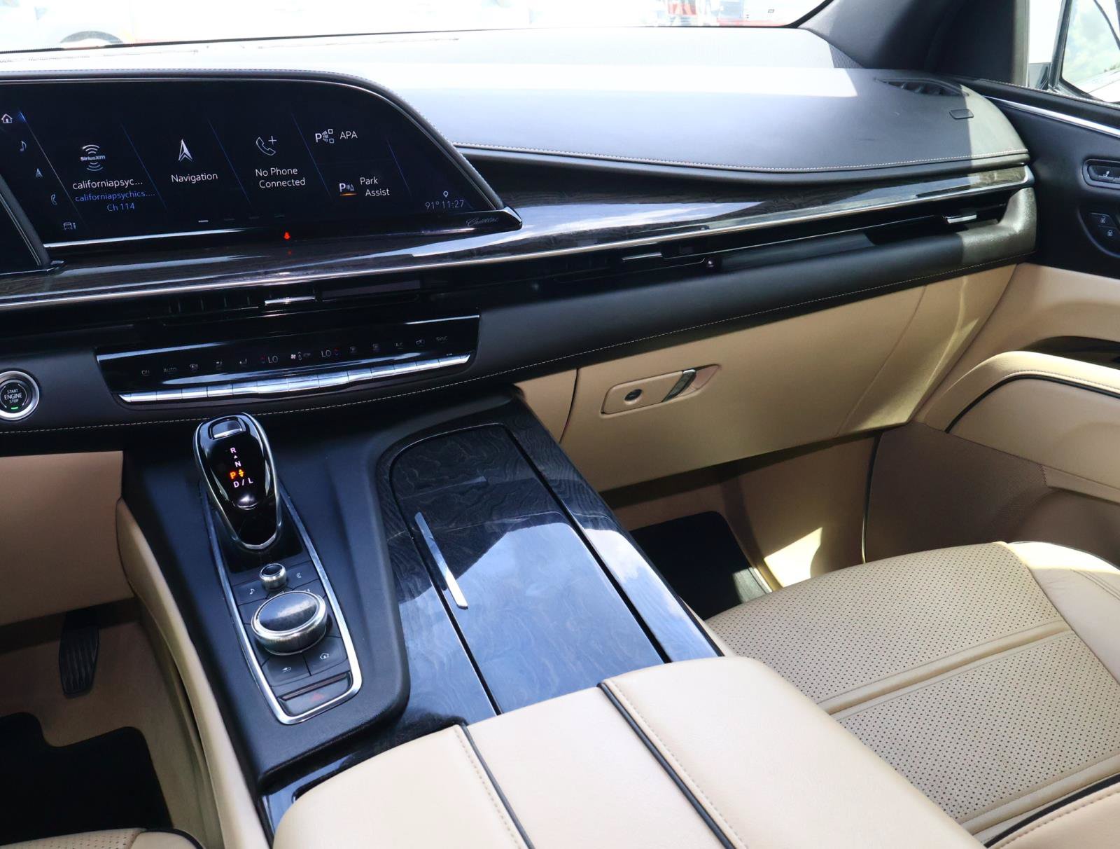 Used 2021 Cadillac Escalade Premium Luxury RWD image 17
