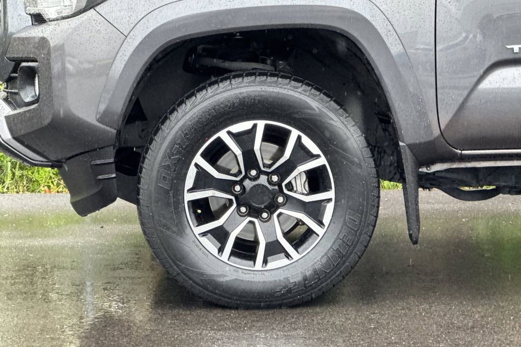 Used 2021 Toyota Tacoma TRD Sport w/ Technology Package RWD image 25