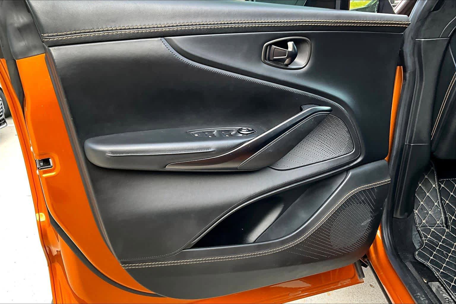 Used 2021 Aston Martin DBX AWD/4WD image 21