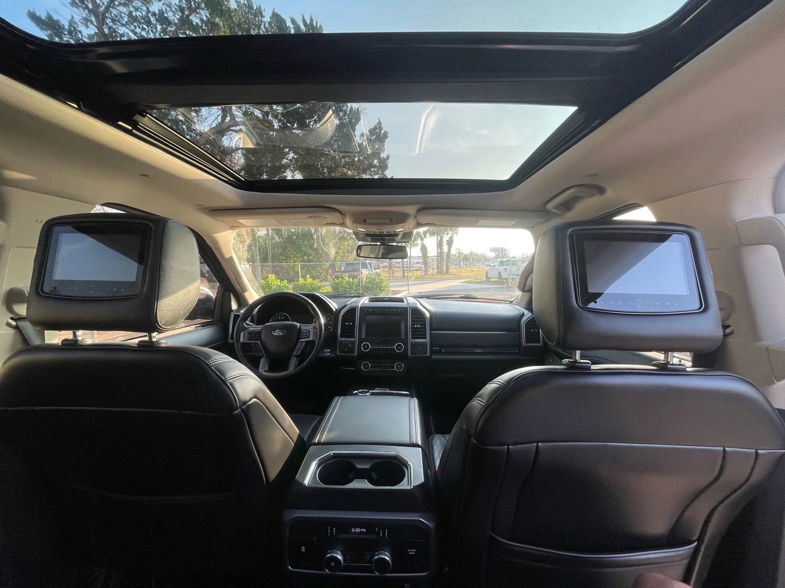 Used 2019 Ford Expedition Platinum image 17