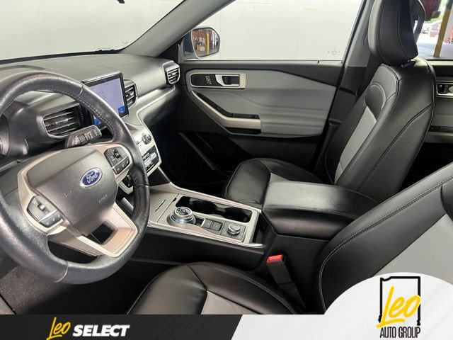 Used 2023 Ford Explorer XLT w/ Equipment Group 202A AWD/4WD image 11