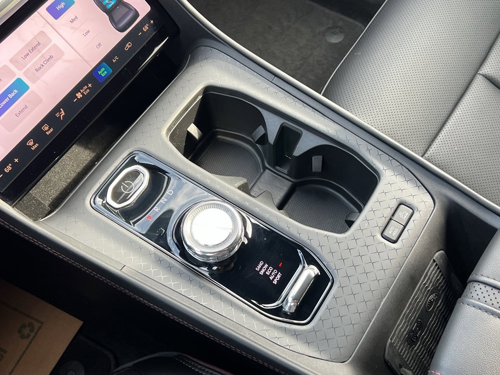 Used 2024 Jeep Wagoneer Launch Edition image 23