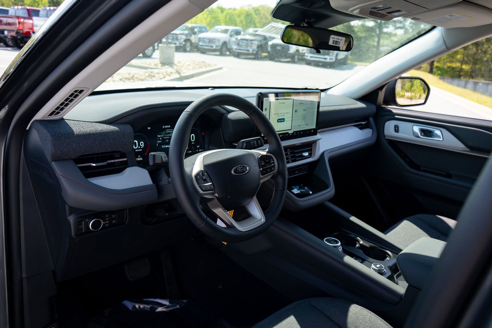 New 2026 Ford Explorer Active RWD image 13