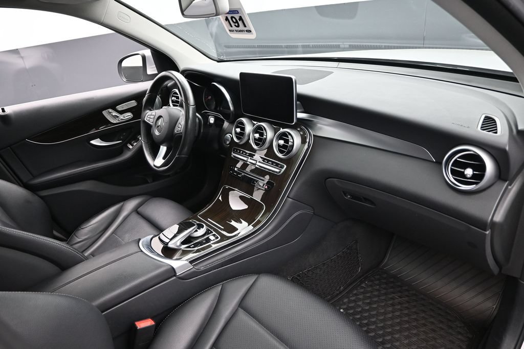 Used 2017 Mercedes-Benz GLC 300 4MATIC image 21