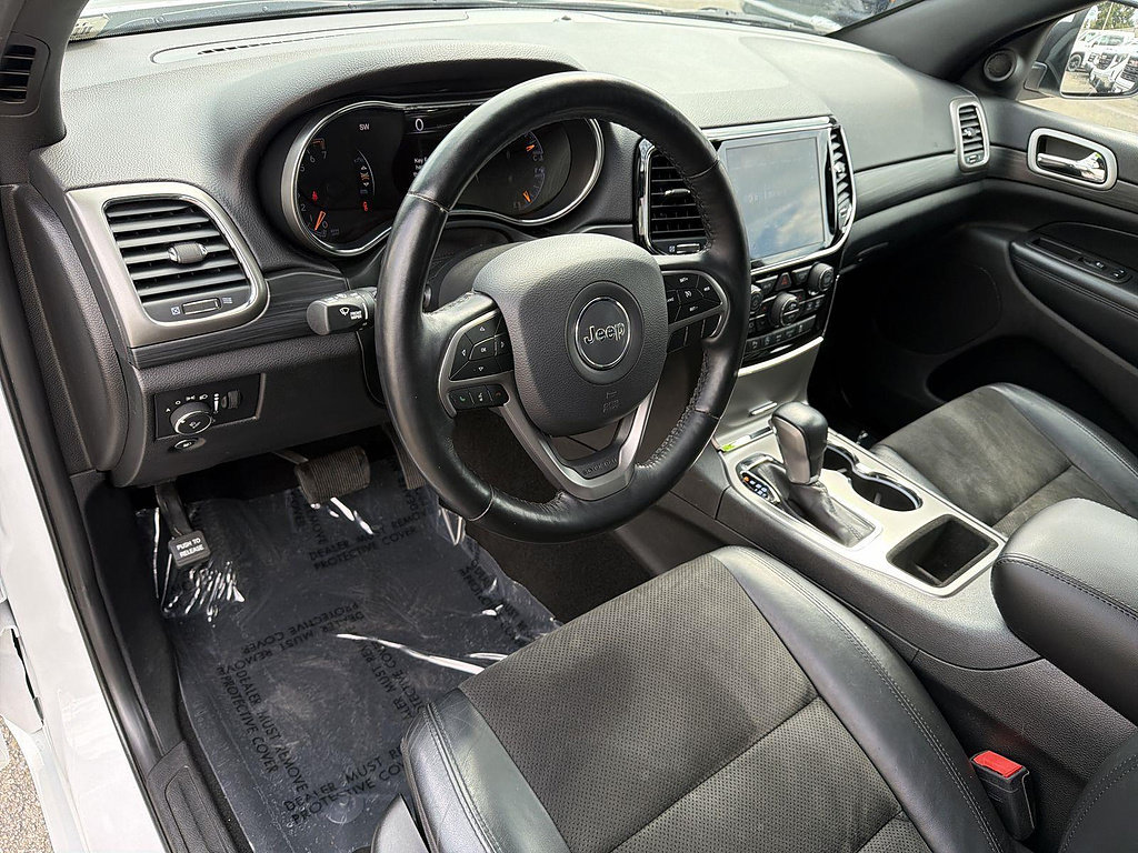 Used 2021 Jeep Grand Cherokee Laredo X AWD/4WD image 9