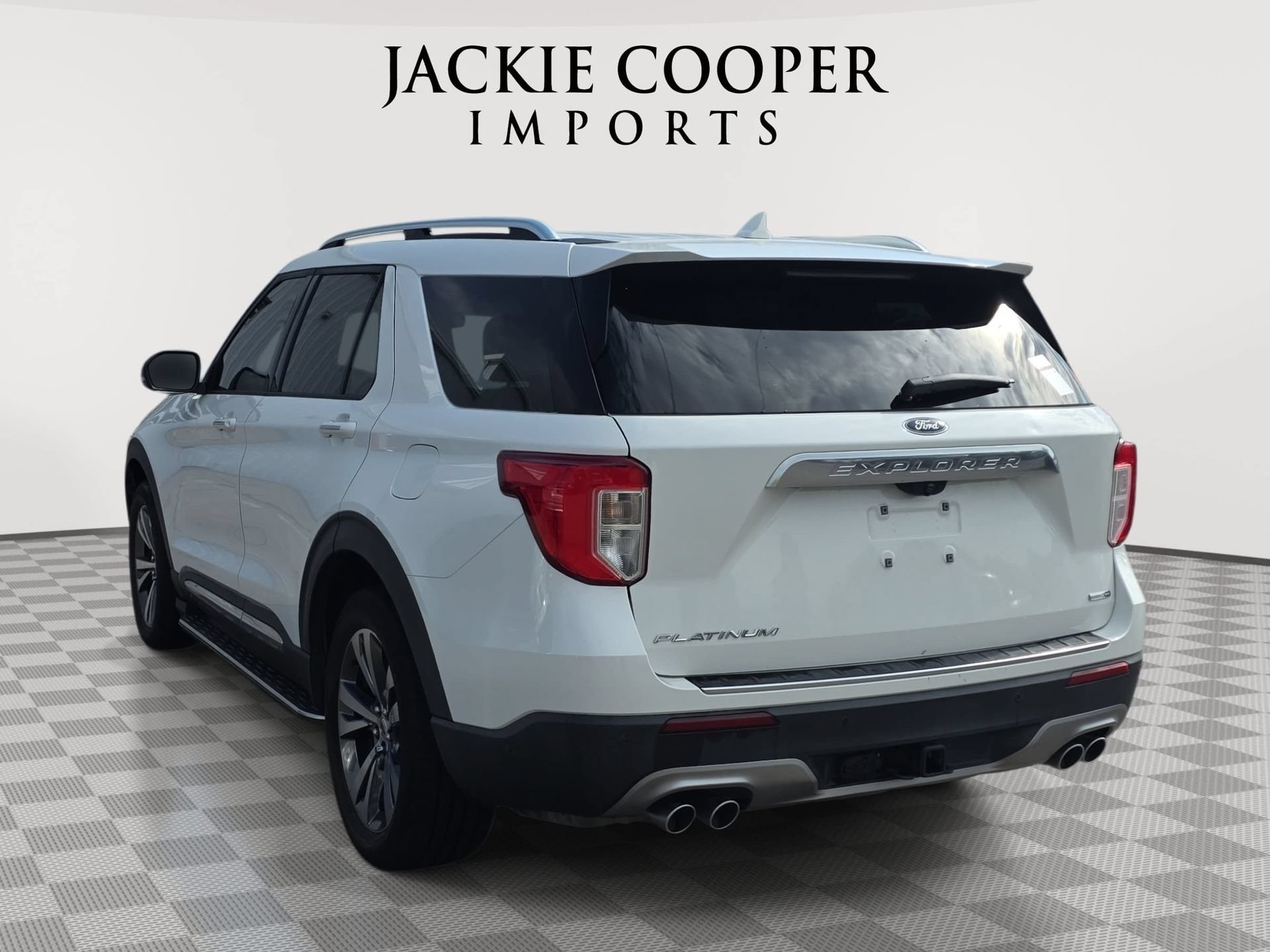 Used 2020 Ford Explorer Platinum w/ Premium Technology Package AWD/4WD image 7