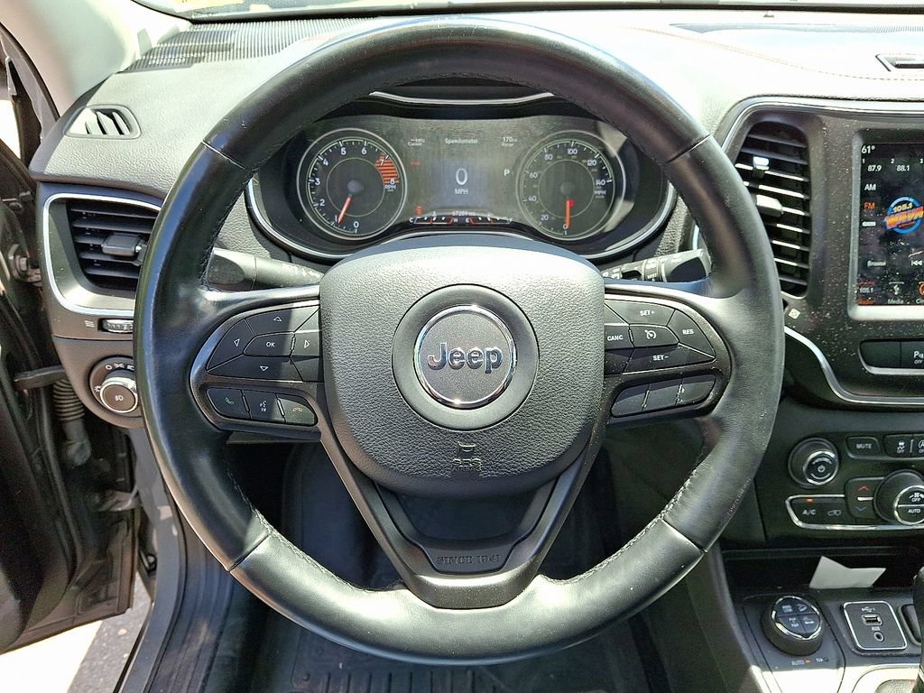 Used 2019 Jeep Cherokee Trailhawk w/ Comfort/Convenience Group AWD/4WD image 18