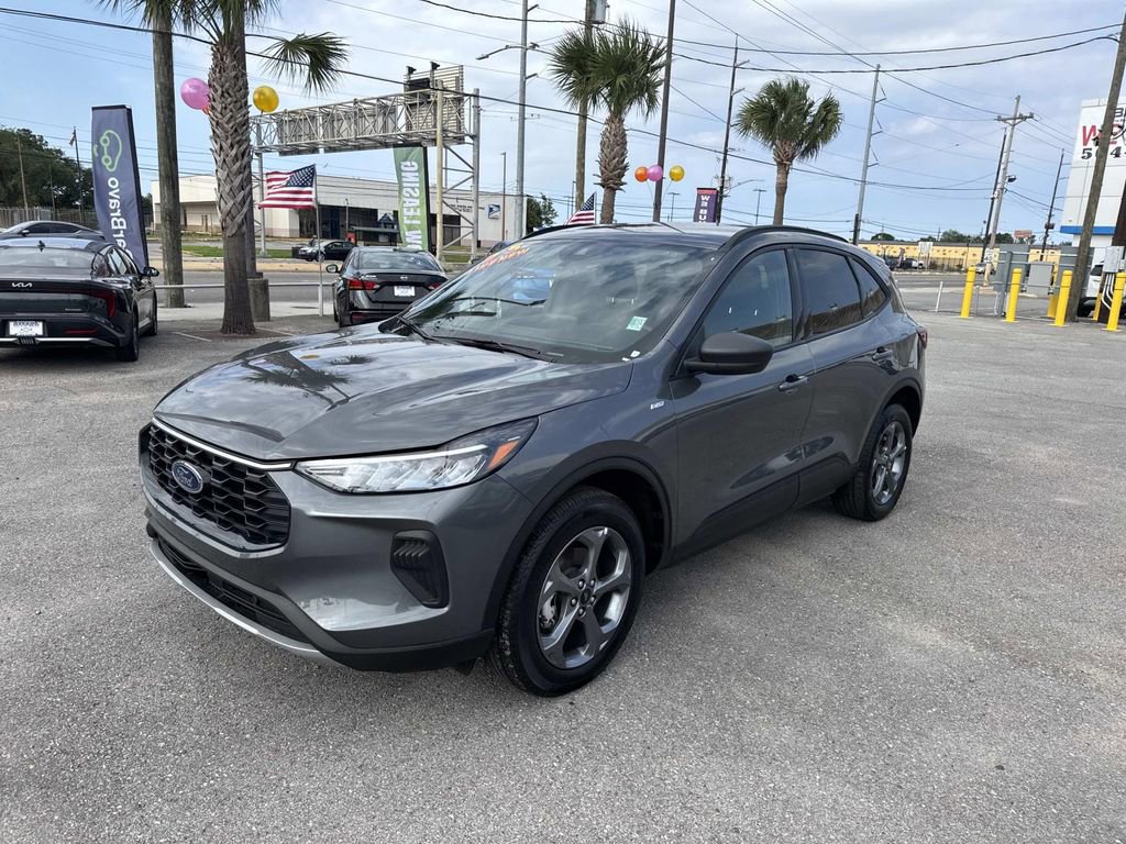 Used 2025 Ford Escape ST-Line AWD/4WD image 3