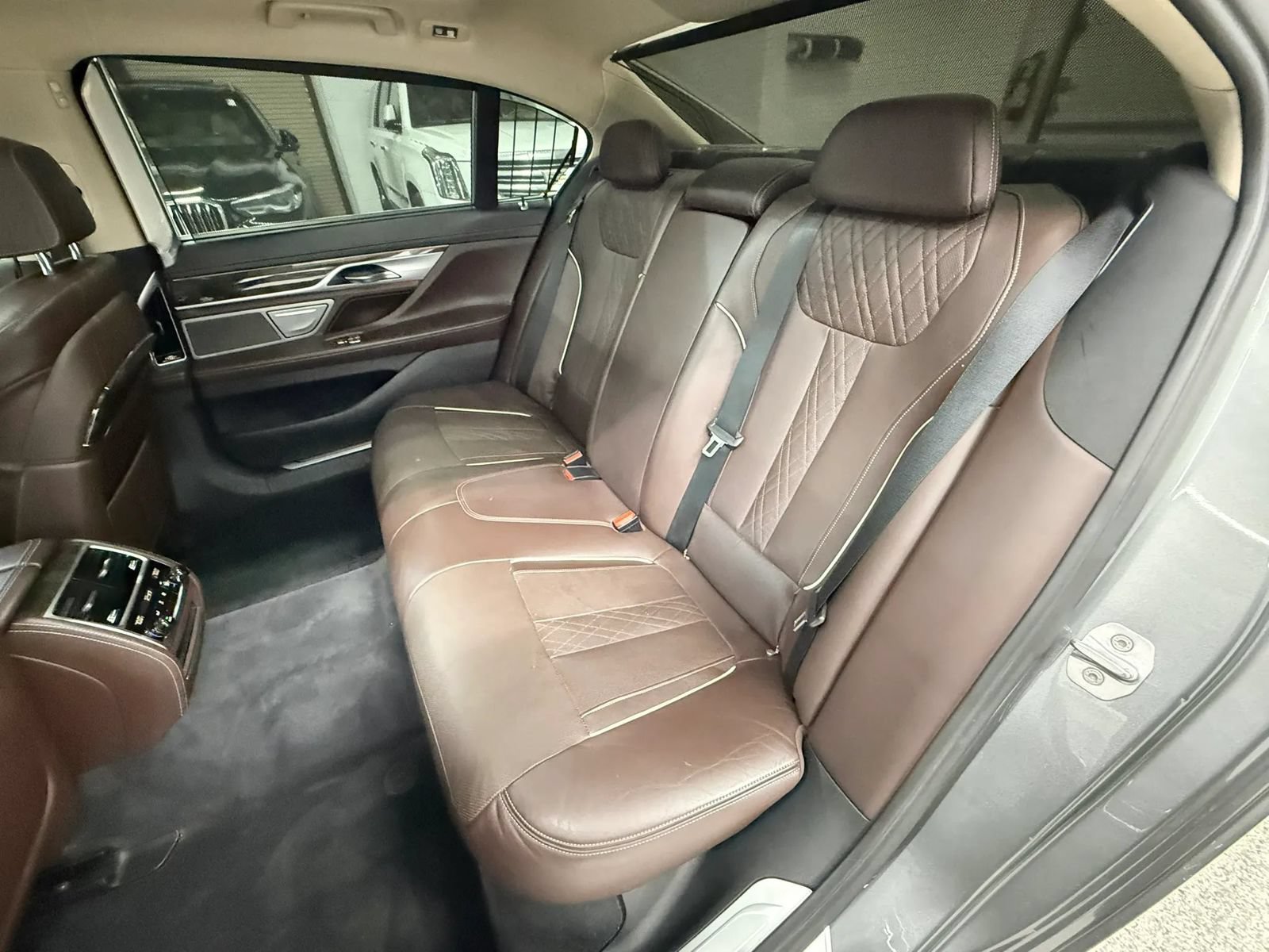 Used 2017 BMW 740i xDrive AWD/4WD image 40