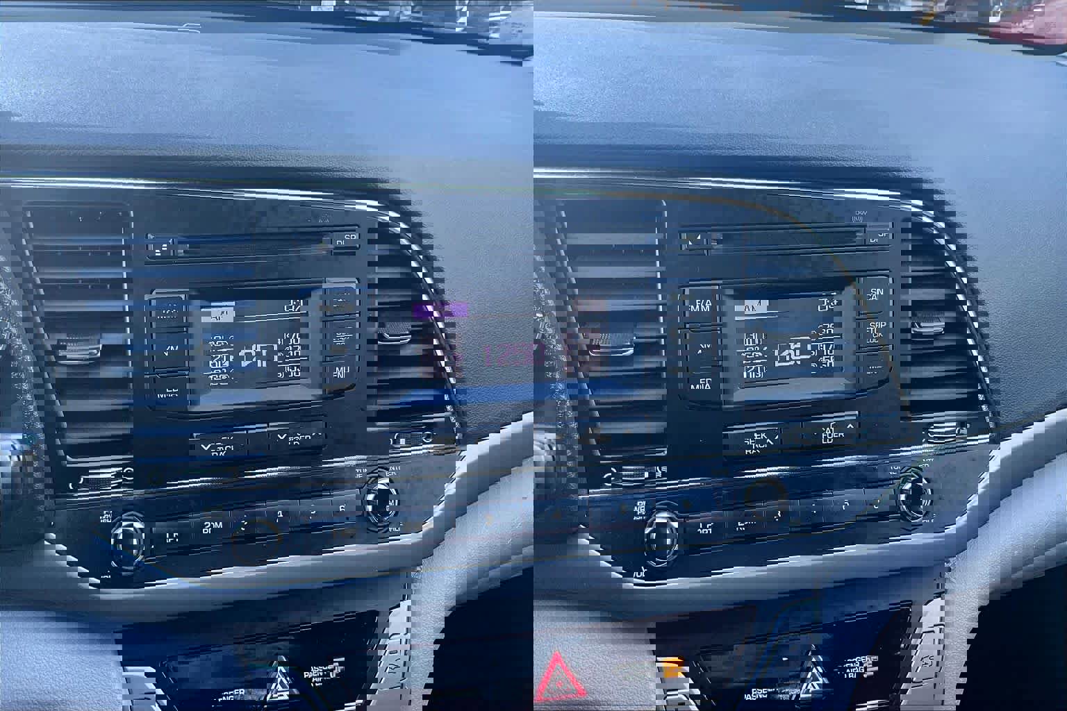 Used 2017 Hyundai Elantra SE image 27