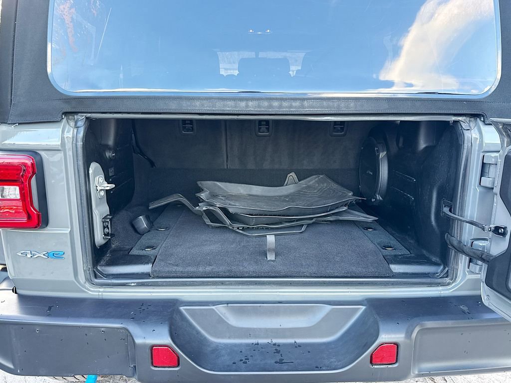 Used 2023 Jeep Wrangler Unlimited Sahara w/ Cold Weather Group image 30