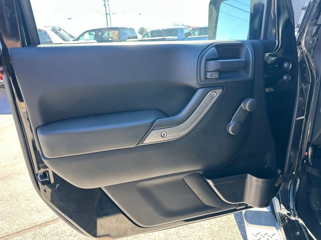 Used 2013 Jeep Wrangler Unlimited Sport AWD/4WD image 11