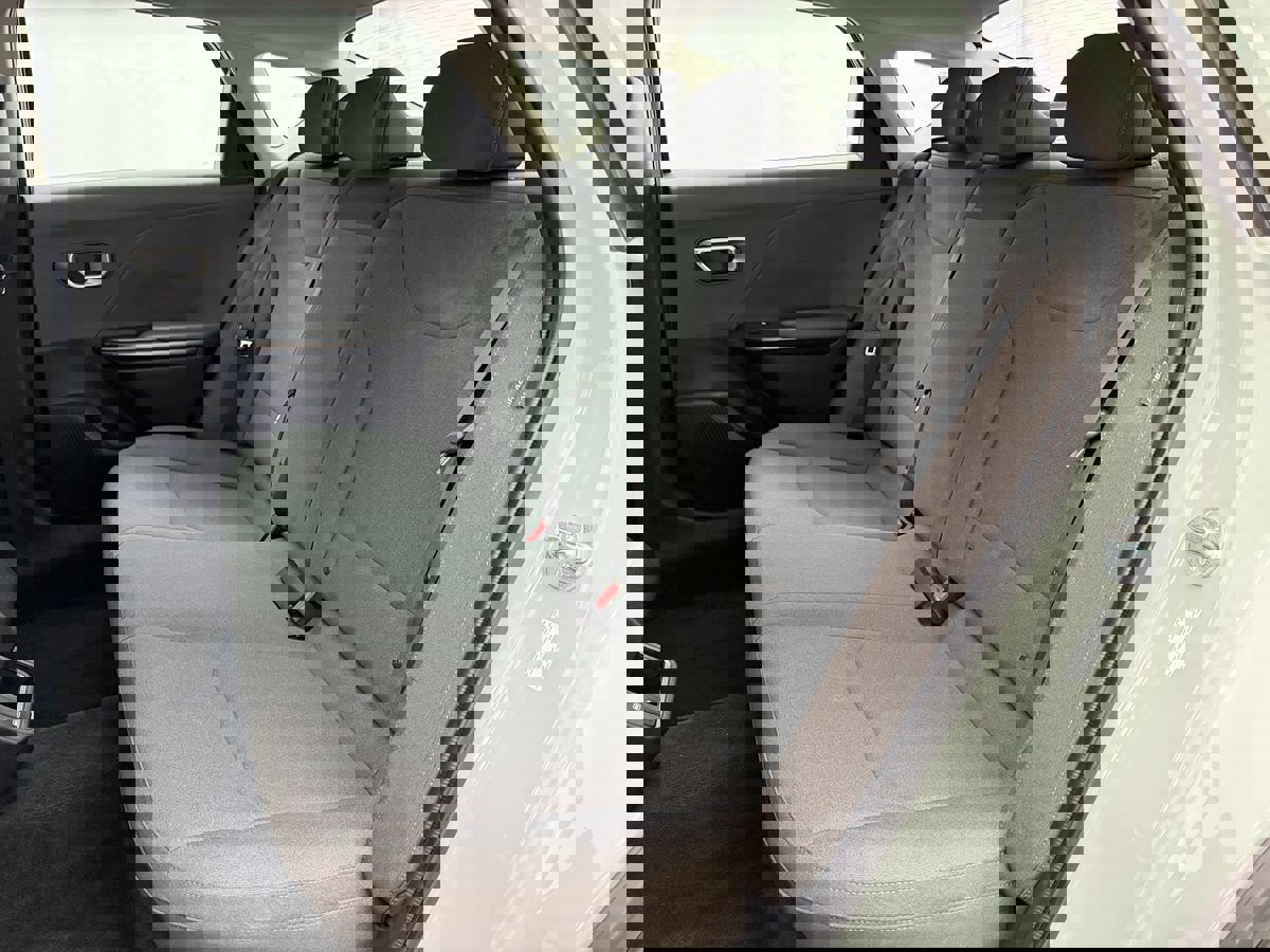 Used 2025 Kia K4 image 33