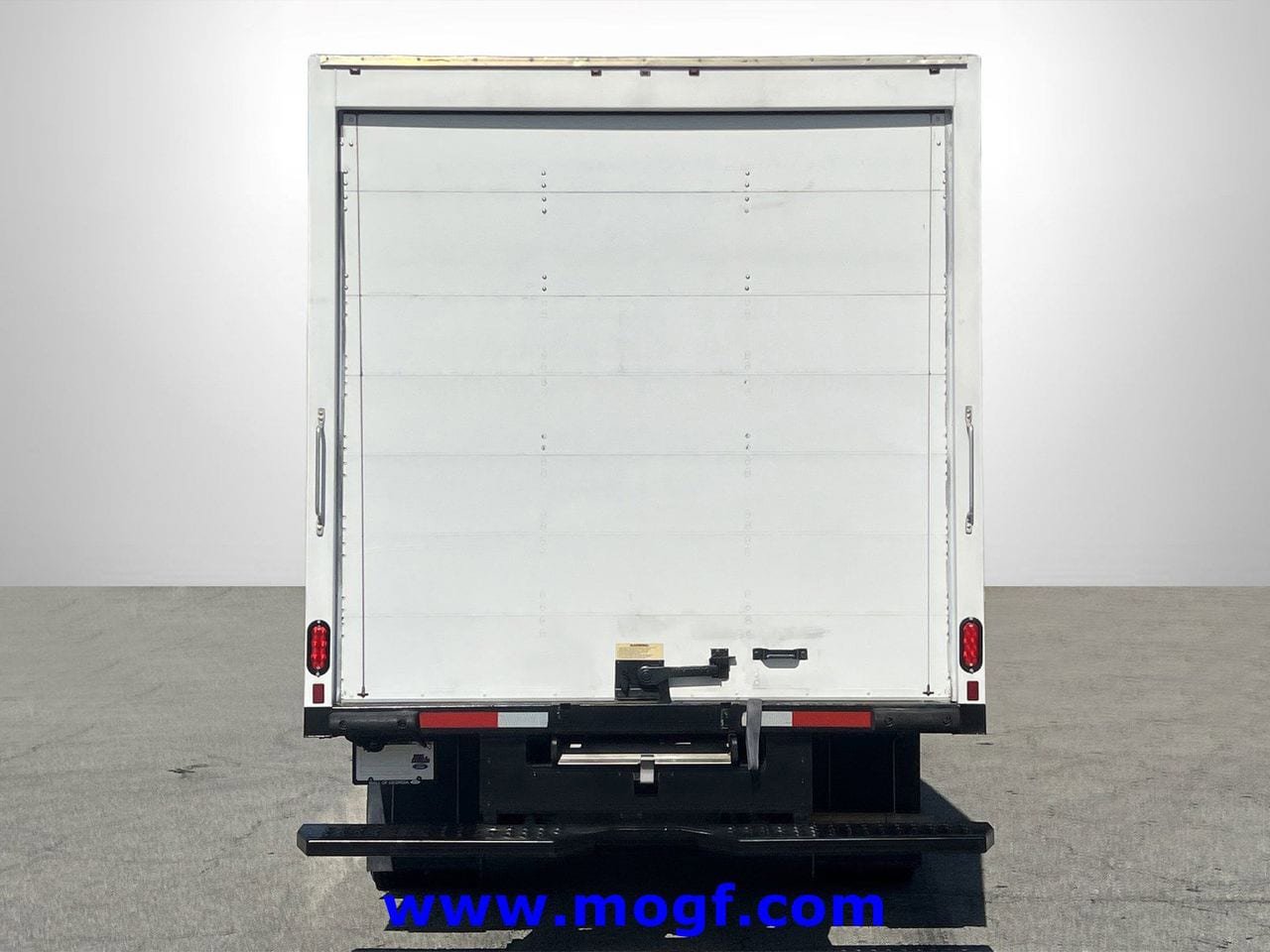 Used 2019 Ford E-450 and Econoline 450 Super Duty w/ Power Windows & Locks Group image 18