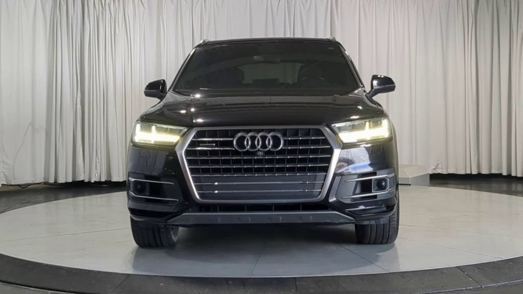 Used 2018 Audi Q7 3.0T Prestige AWD/4WD image 3