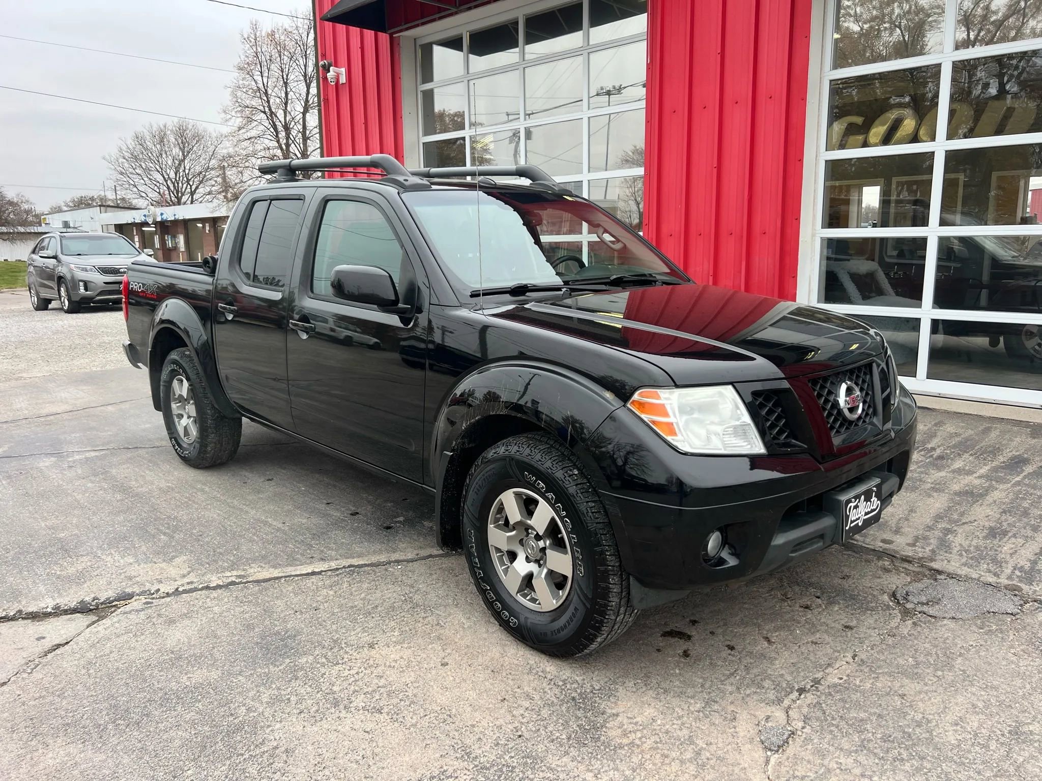 Used 2012 Nissan Frontier PRO-4X w/ Pro-4x Luxury Pkg image 2