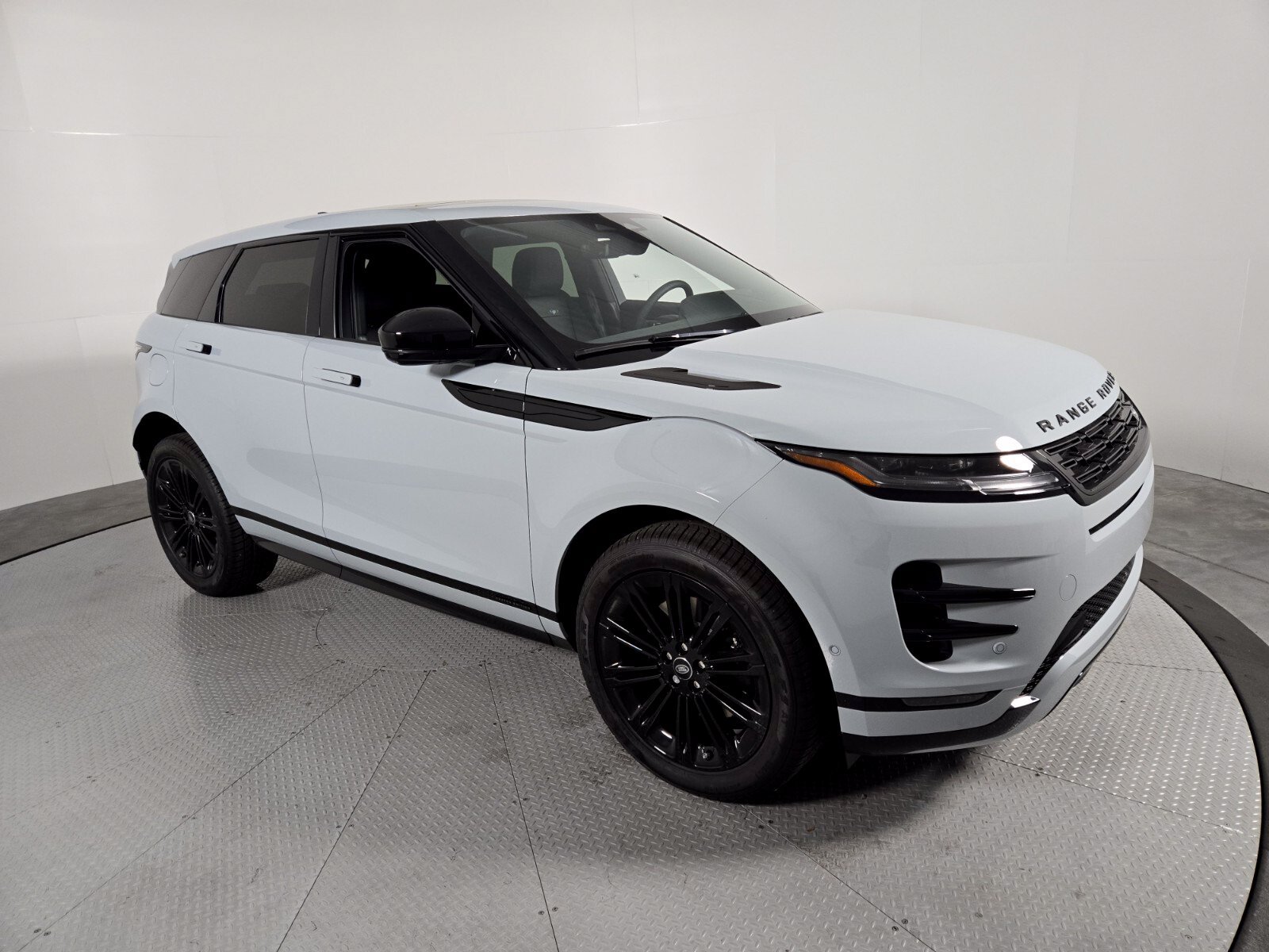 New 2026 Land Rover Range Rover Evoque Hoxton AWD/4WD image 16