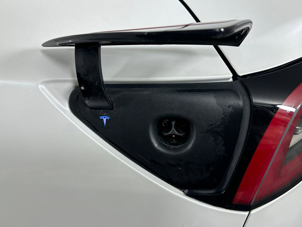 Used 2022 Tesla Model 3 Long Range AWD/4WD image 6