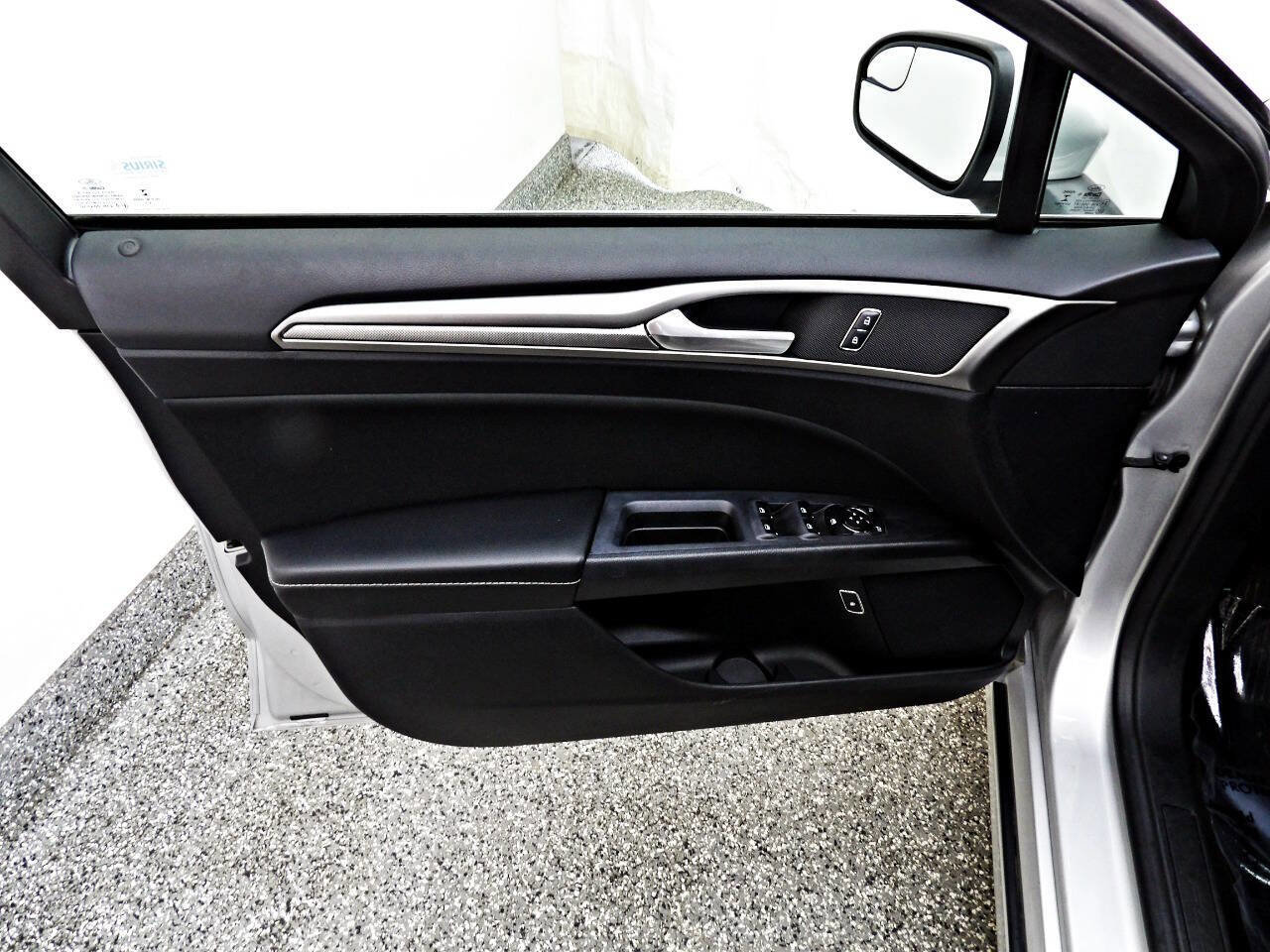 Used 2018 Ford Fusion SE image 7