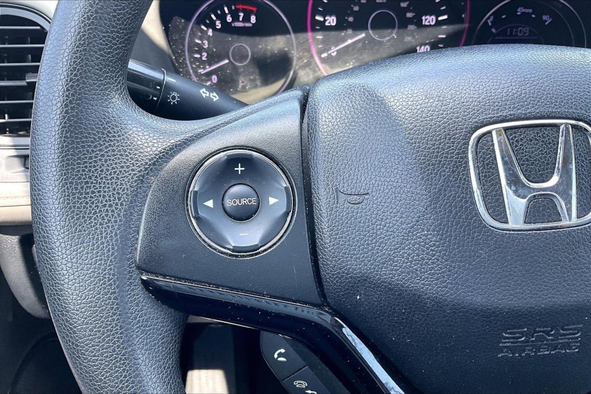 Used 2019 Honda HR-V LX image 18