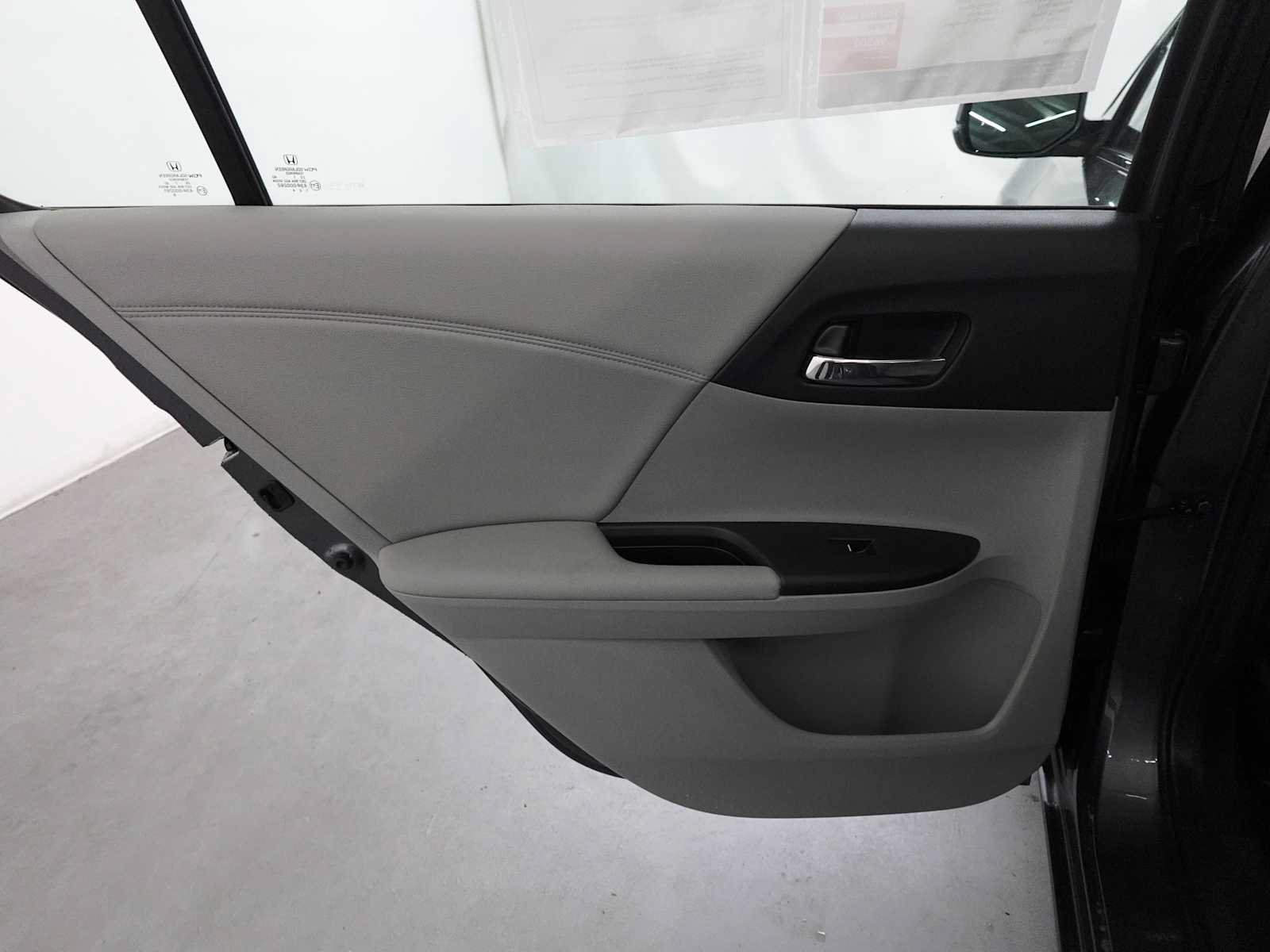 Certified 2017 Honda Accord EX-L image 24