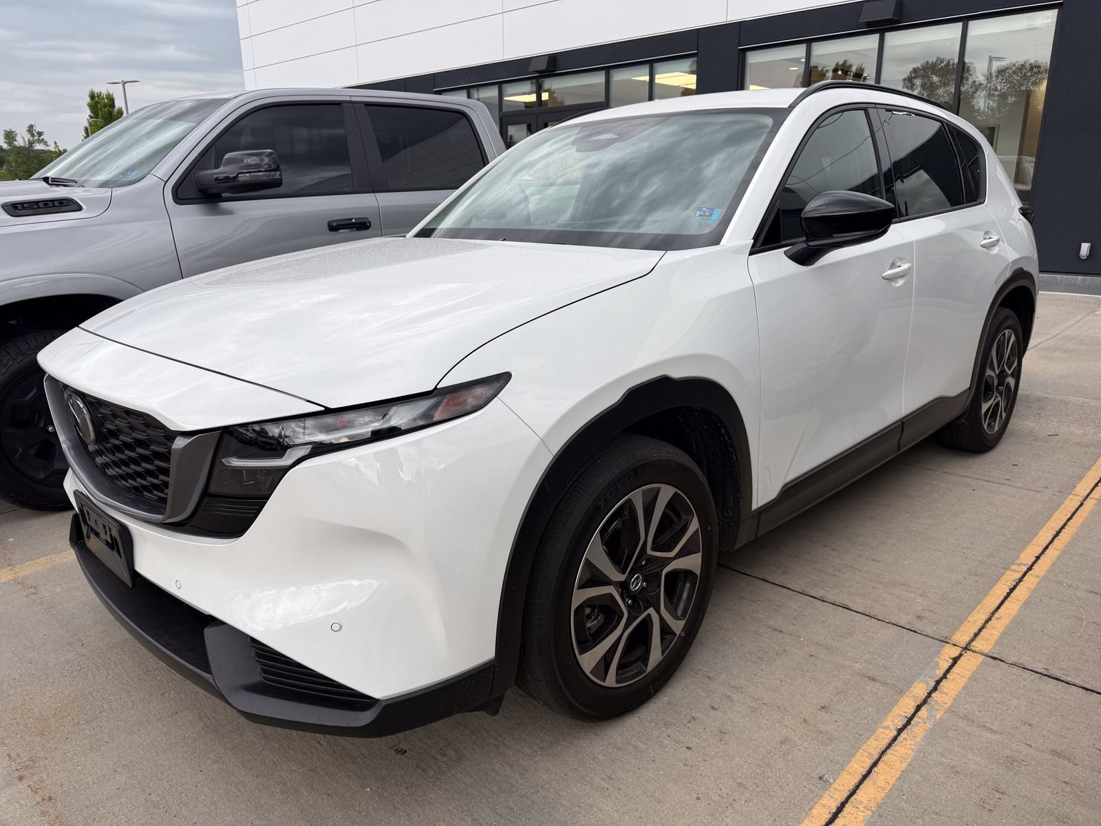 Certified 2026 MAZDA CX-5 Preferred AWD/4WD image 1