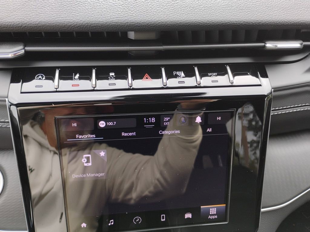 New 2025 Jeep Grand Cherokee 4WD image 32