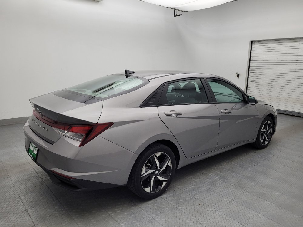 Used 2023 Hyundai Elantra SEL w/ Convenience Package FWD image 9