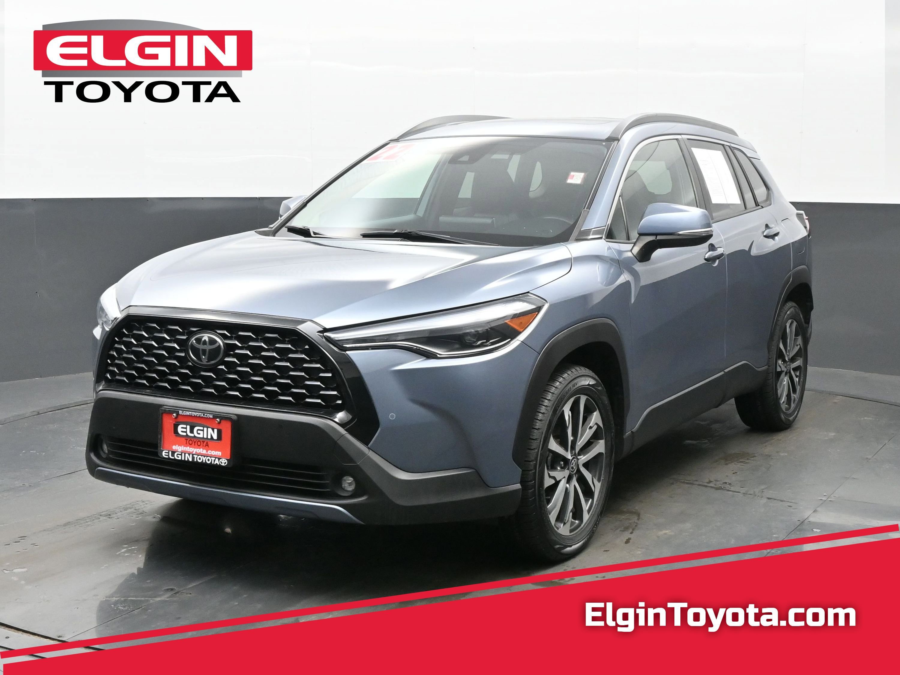 Used 2022 Toyota Corolla Cross XLE image 1