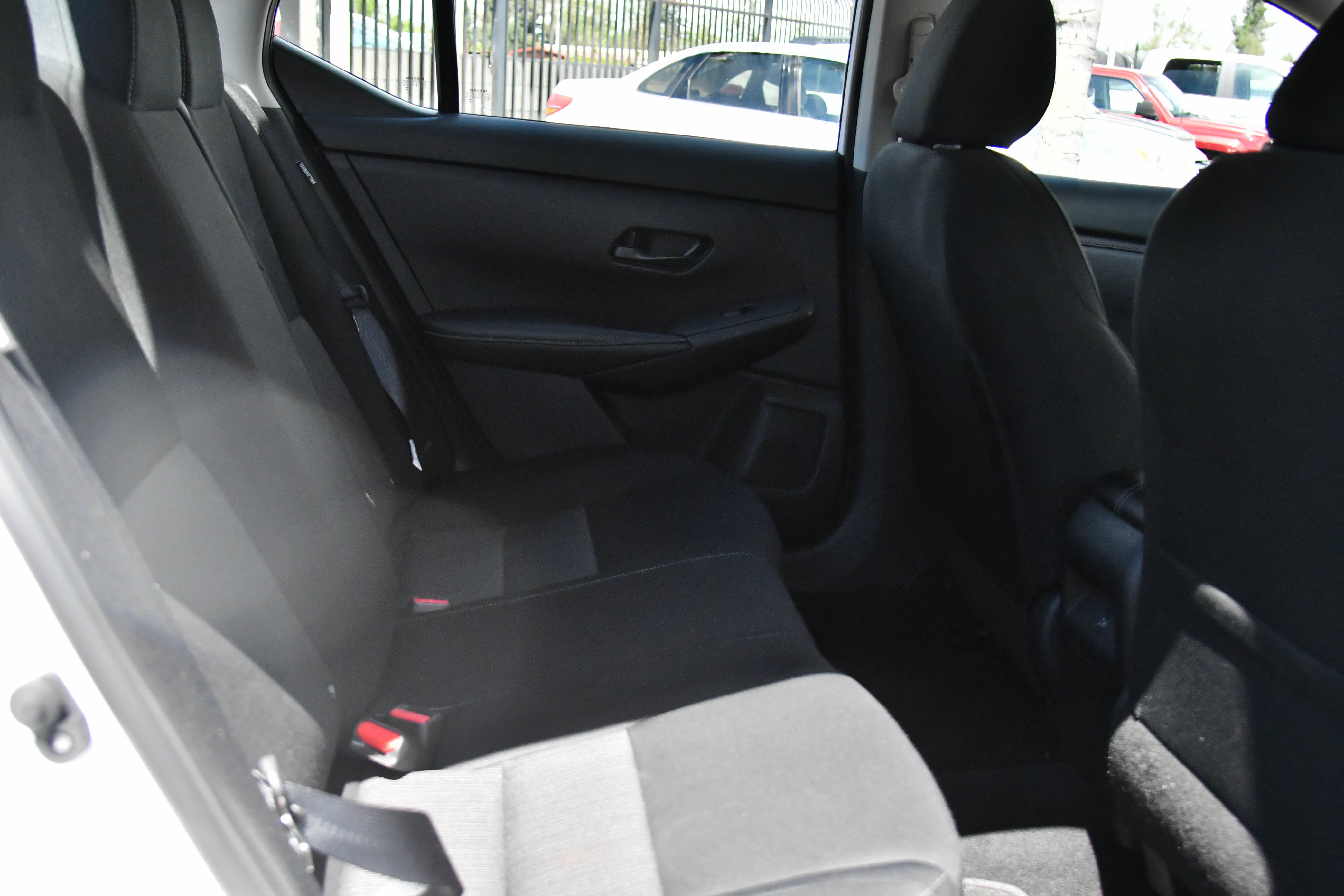 Used 2025 Nissan Sentra SV FWD image 36