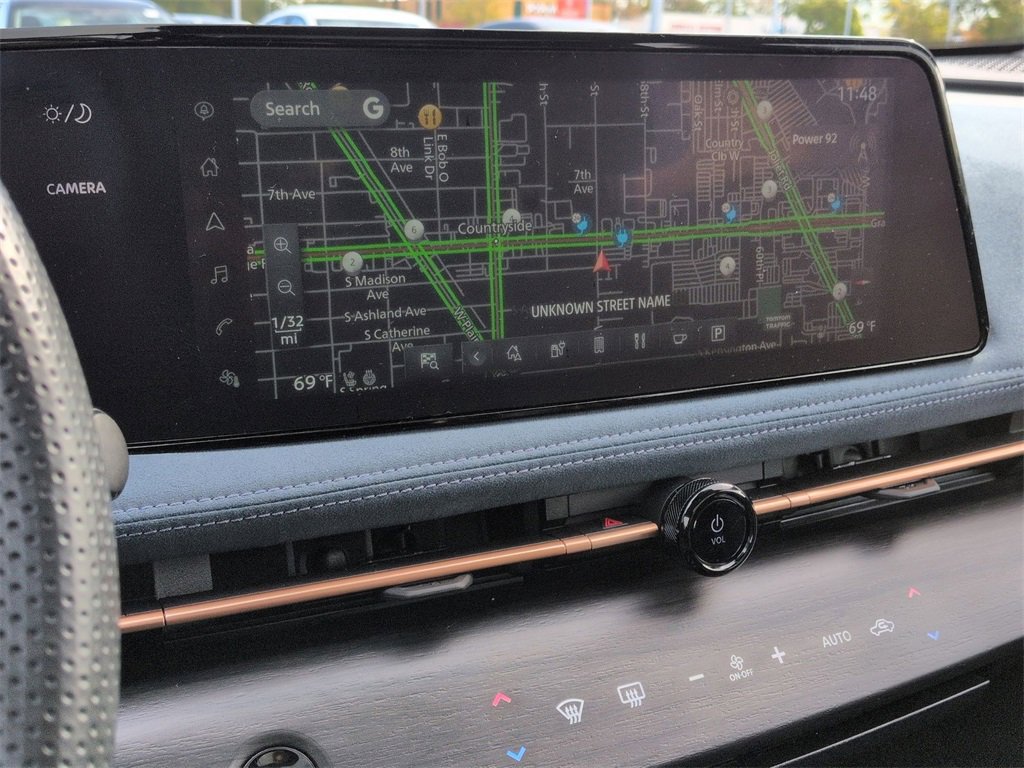 Used 2024 Nissan Ariya AWD image 14