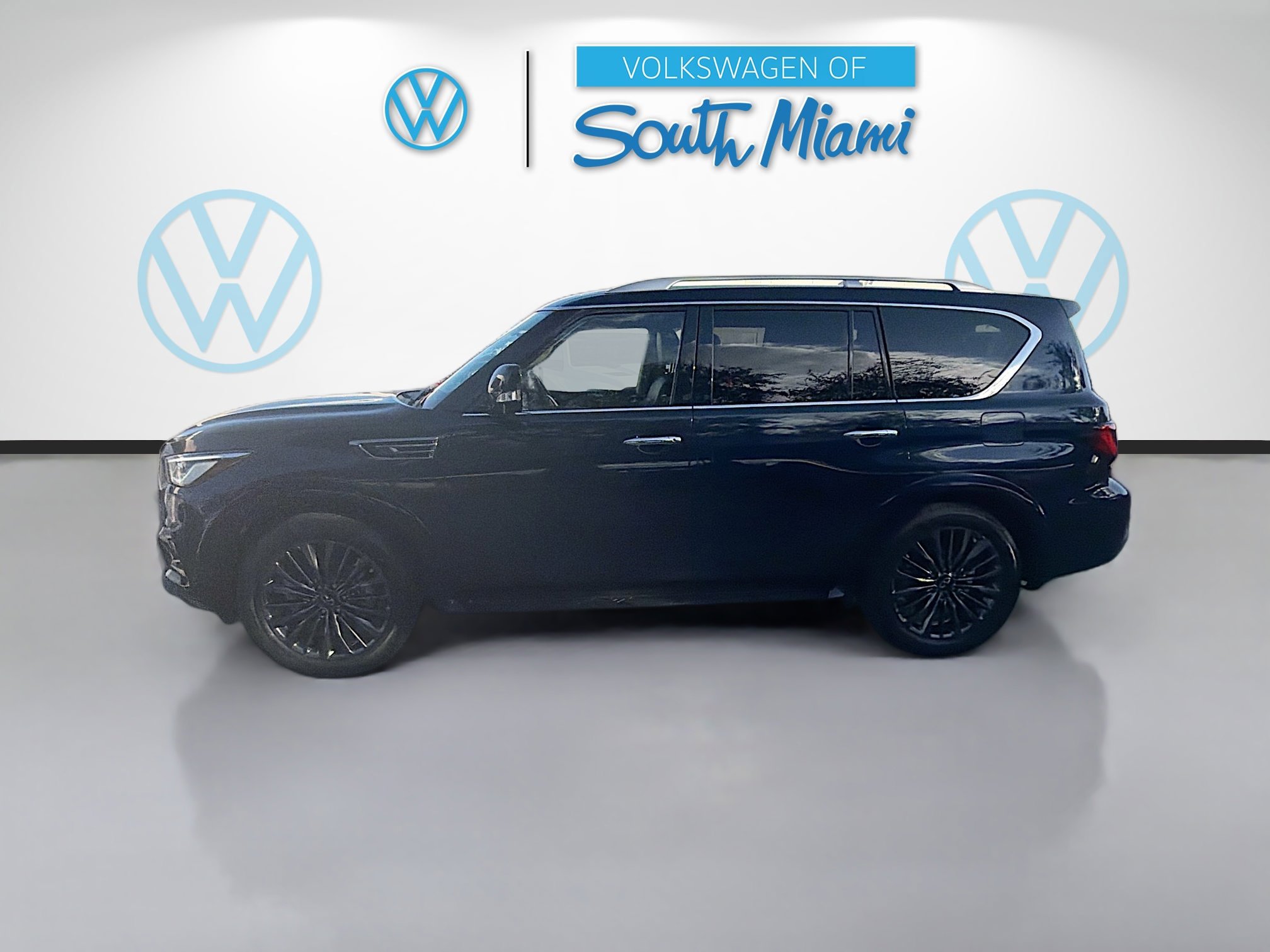 Used 2023 INFINITI QX80 Premium Select w/ Cargo Package image 4