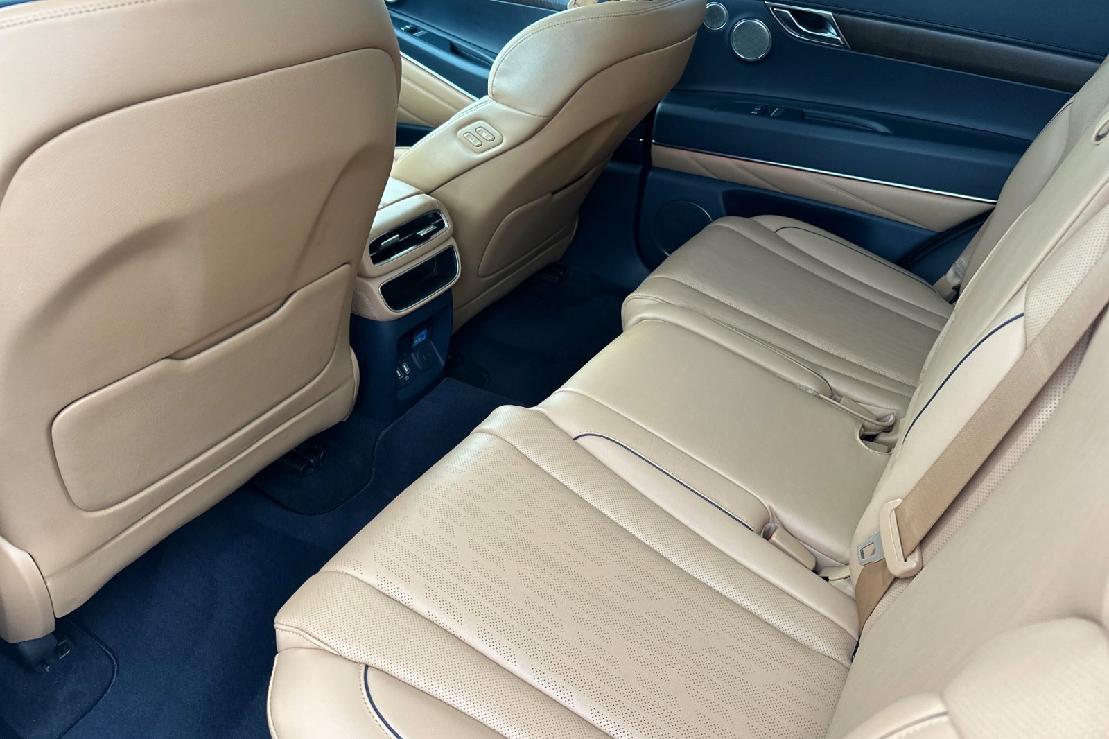 Used 2023 Genesis GV80 2.5T w/ Advanced Package image 14