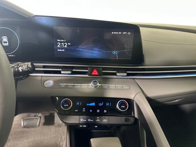 Certified 2024 Hyundai Elantra SEL image 21