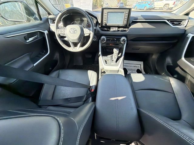 Used 2020 Toyota RAV4 XLE Premium image 26