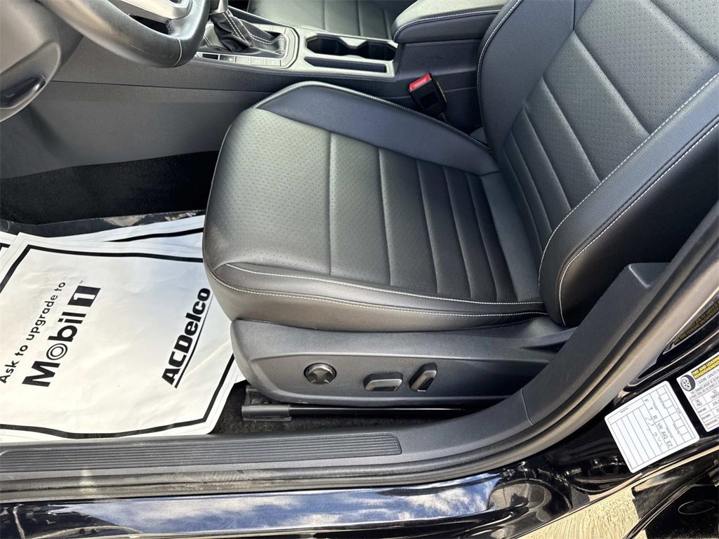 Used 2024 Volkswagen Jetta SE image 10