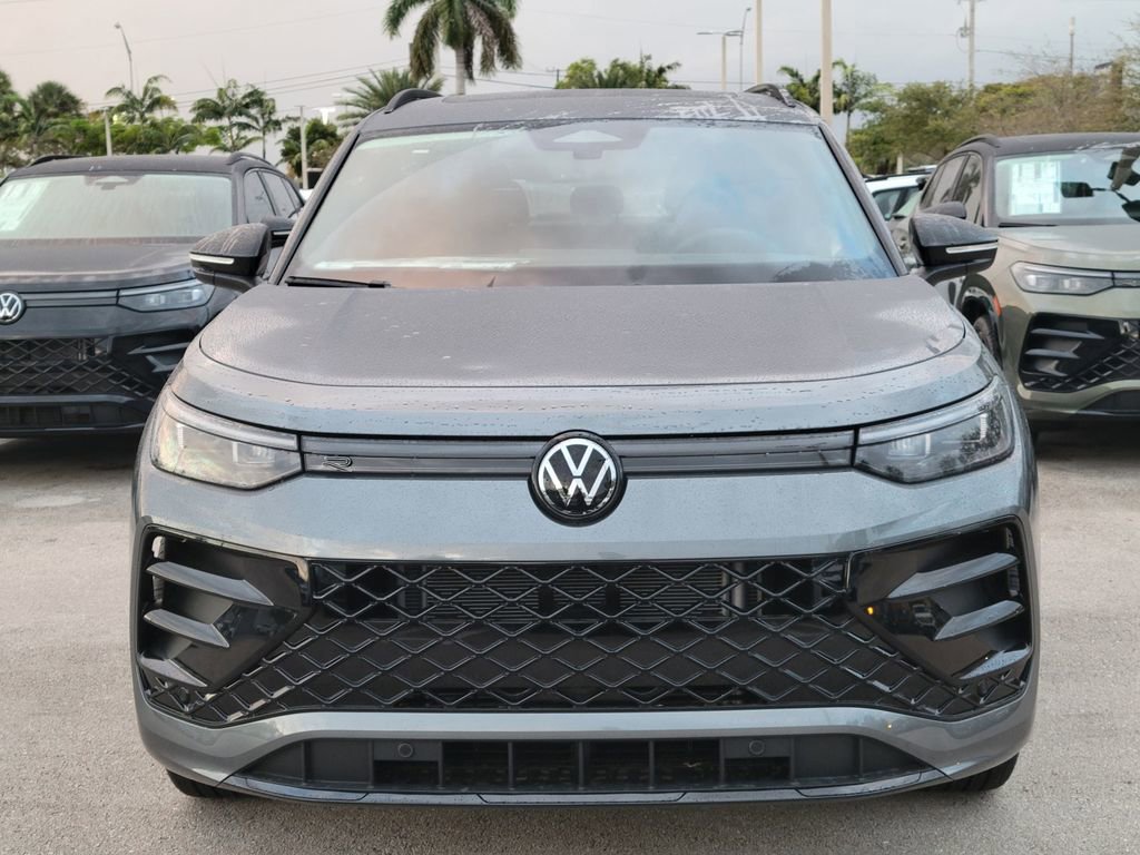 New 2026 Volkswagen Tiguan SE R-Line image 2