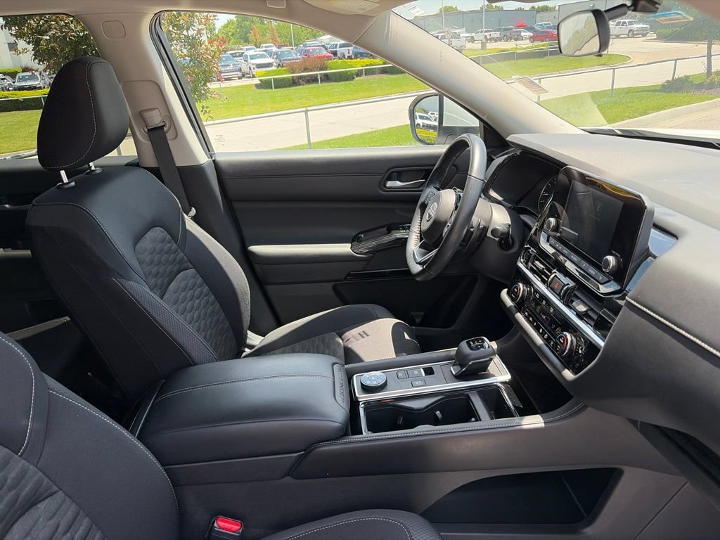 Used 2022 Nissan Pathfinder SV AWD/4WD image 30