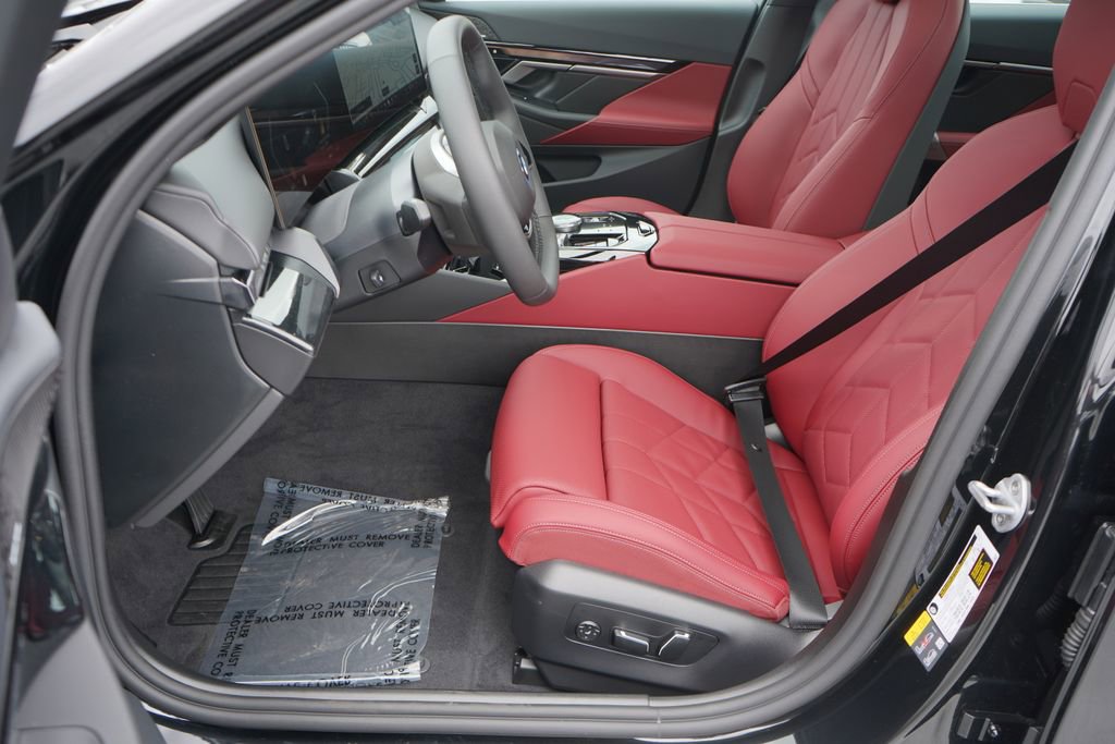 Used 2025 BMW i5 eDrive40i w/ Premium Package image 11