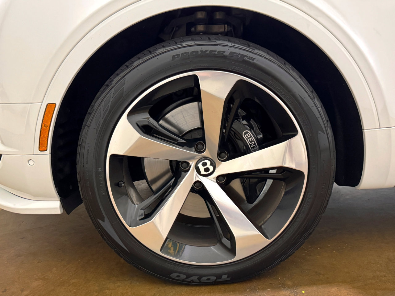 Used 2019 Bentley Bentayga image 95