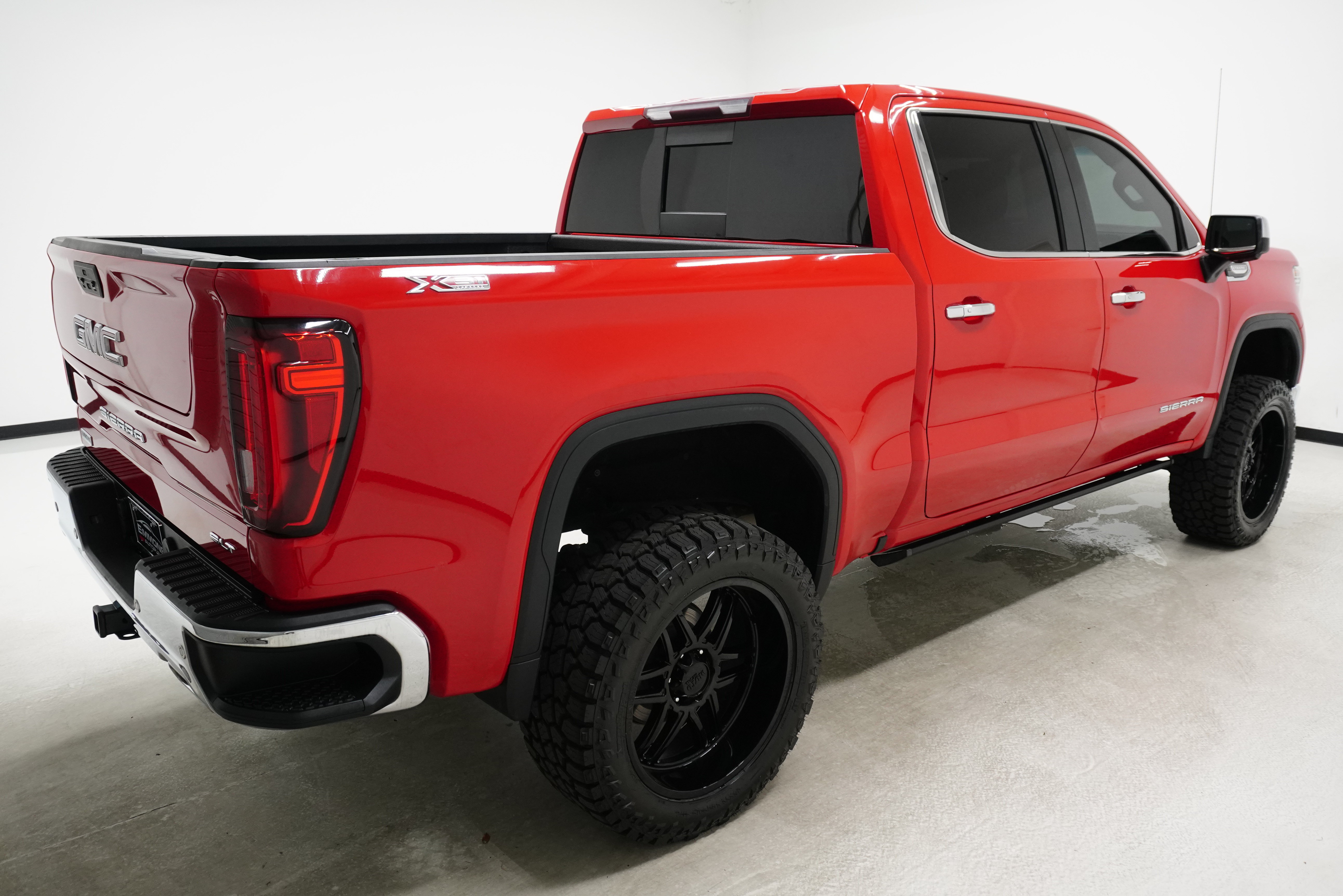 Used 2019 GMC Sierra 1500 SLT AWD/4WD image 4